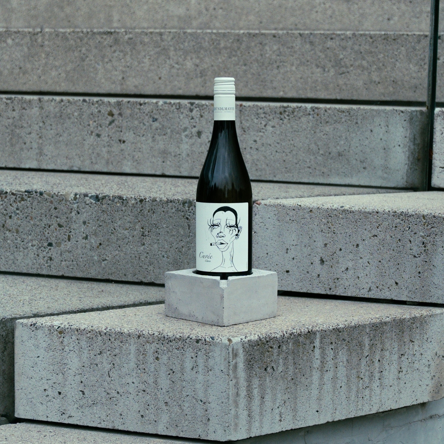 Clara Cuv� - Cuv�e Concrete Ashtray